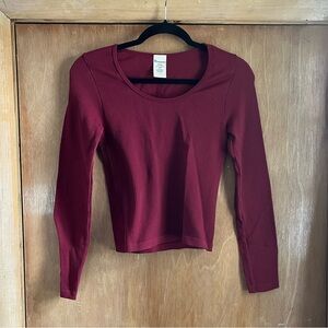 No Boundaries Woman’s Red Fitted Cropped Long Sleeve Tee